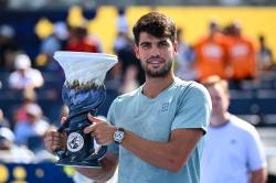 Carlos Alcaraz se corona campeón de Cincinnati tras abandono de Sinner