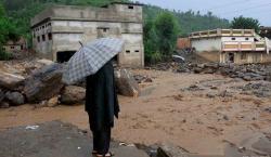Lluvias monzónicas suman 695 muertos en Pakistán
