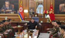 Kim condecora a militares norcoreanos enviados a Rusia