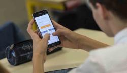 Francia prohibirá el uso de celulares en las escuelas 