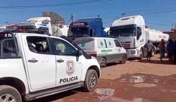 Un trágico desenlace: Otro conductor boliviano de cisterna muere esperando diésel en Paraguay