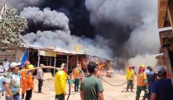Incendio arrasa casetas en una feria en Ascensión de Guarayos