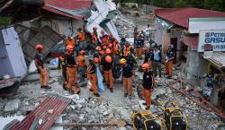 Aumentan a 72 los fallecidos por terremoto en Filipinas
