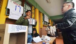 TSE y observadores de la UE destacan que la votación transcurre sin incidentes