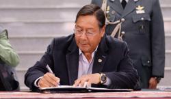 Arce promulga la ley para importación directa de combustibles por la situación de emergencia