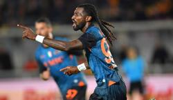 Napoli derrota al Lecce y es líder solitario de la Serie A