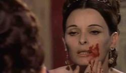 El diálogo que desnuda a la Condesa: belleza, vanidad y vacío