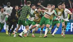 ¡Épico! Irlanda remonta a Hungría en el último minuto y avanza al repechaje mundialista