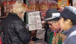 Panificadores federados amenazan y agreden a comerciantes en La Paz que venden el pan a 50 centavos