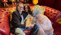 Rosalía se encontró con Charly García y le hizo un tierno regalo