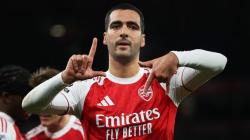 Arsenal supera a Brentford y toma distancia como único líder