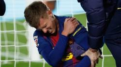 Dani Olmo sufre una luxación de hombro y será baja en el Barcelona