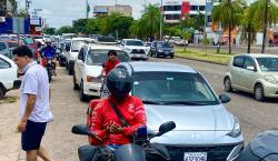 Vuelven las filas por diésel y Evo cuestiona a Paz por incumplir su promesa electoral