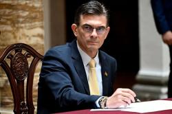 Paz promulga tres créditos que suman $us 680 millones y pondera madurez de parlamentarios que los aprobaron