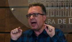 Diputado Alarcón responde a Lara: “Ninguno de nosotros (legisladores) utilizó su candidatura para cometer nepotismo con su esposa”