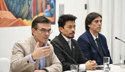 Paz anuncia 10 mil becas tecnológicas y proyecta instalación de grandes centros de datos