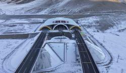 China inauguró el túnel para autopistas más largo del mundo
