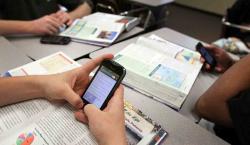 Prohibición de celulares en aulas: Descubre las 11 nuevas restricciones que marcarán las clases de 2026 en el país