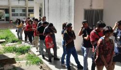 Se registran largas colas para el curso de ingreso a la UAGRM