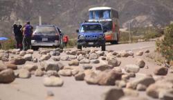 Alerta en las carreteras: Cuatro bloqueos complican el trayecto entre Cochabamba, Oruro y La Paz