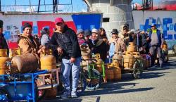El Alto: Vecinos bloquean y denuncian que camiones de gas no llegan a sus zonas