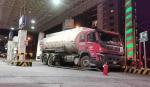 Gobierno asegura que hay combustible y prevé una normal distribución para este fin de semana