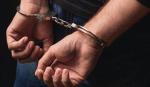 Arrestan a familiar de presunto reclutador en lugar donde pernoctaban bolivianos antes de ir a Rusia
