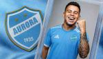 Aurora sorprende y ficha a Henry Vaca