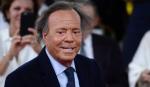 Julio Iglesias demanda a vicepresidenta española por intromisión al honor y le reclama 50.000 euros