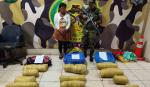 Felcn secuestra 12 paquetes de marihuana de un ómnibus rumbo a Santa Cruz y aprehende a una mujer