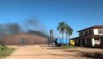 Incendio afecta a una empresa de transporte de carga en la zona norte de Santa Cruz