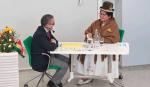 De pollera y en honor a sus padres, científica boliviana obtiene doctorado en Suecia para proteger el café de los Yungas 