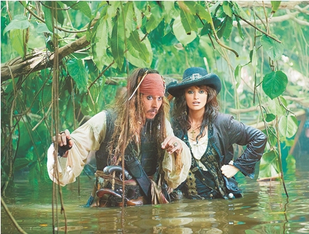 Los-Piratas-del-Caribe--navegan-aguas-misteriosas