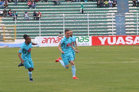 Bolivar-golea-3-0-a-Blooming-y-esta-a-un-empate-de-coronarse-campeon-del-Apertura
