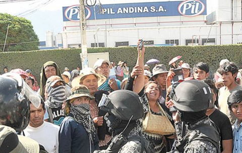 Lecheros-amenazan-con-retomar-sus-medidas-de-presion-desde-el-lunes