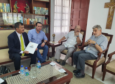 Visita-protocolar-del-TED-al-Arzobispo-de-Santa-Cruz