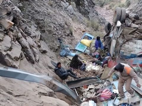 Suben A 34 Los Fallecidos En Accidente De Bus En Sucre