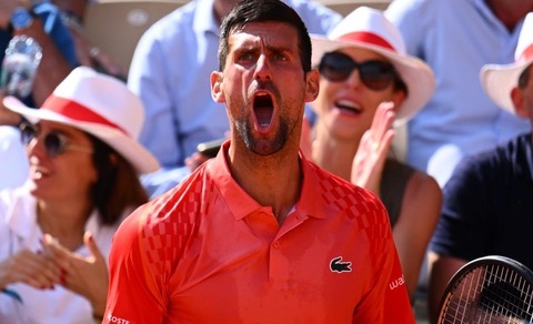 Djokovic-aprovecha-el-bajon-fisico-de-Alcaraz-y-se-instala-en-la-final-del-Roland-Garros-